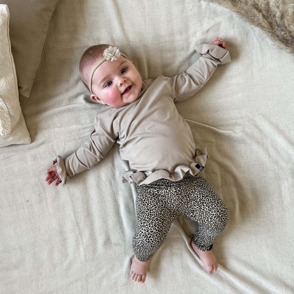 BM 2-delige set | Legging Baby Leopard | Ruffle Top Sand